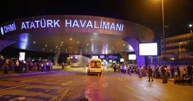 Stire din Actualitate : Masacru pe aeroportul din Istanbul,  cu 41 de morți. Detalii șocante: se știa că în Turcia urmează un atentat terorist