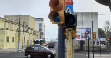Stire din Social : Atenție! Semafoarele dintr-o mare intersecția din Constanța nu funcționează