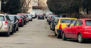 Stire din Eveniment : Atenție, constănțeni, trafic blocat pe strada Unirii. Se lucrează la o conductă de apă