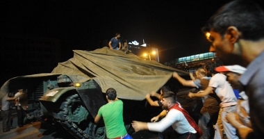 ATENȚIE, IMAGINI ȘOCANTE. Cum sunt "pedepsiți" militarii turci care au participat la tentative de lovitură de stat - 17