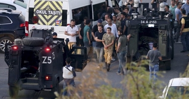 ATENȚIE, IMAGINI ȘOCANTE. Cum sunt "pedepsiți" militarii turci care au participat la tentative de lovitură de stat - 20