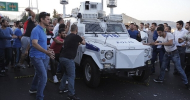 ATENȚIE, IMAGINI ȘOCANTE. Cum sunt "pedepsiți" militarii turci care au participat la tentative de lovitură de stat - 9