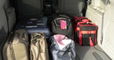 Stire din Eveniment : Atenție la bagaje!  Ce valoare maximă trebuie să aibă bunurile pe care le aduci de la vecini
