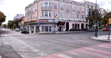 Stire din Social : GALERIE FOTO / Atenție, constănțeni! Lucrări de asfaltare, la noapte, în două intersecții din oraș