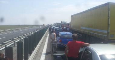 Stire din Eveniment : Atenție șoferi! Trafic blocat pe A2, spre Constanța