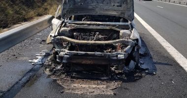 Atenție, șoferi, circulație restricționată pe A2. Un autoturism a ars complet - 3