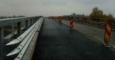 Atenţie, şoferi! S-a reluat circulația rutieră pe podul de la Slobozia! - 2