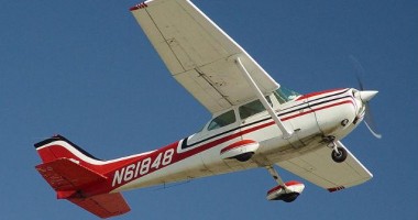 Stire din Diverse : Vrei să vezi litoralul de sus? Zboară cu avionul