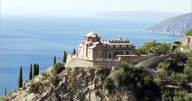 Stire din Actualitate : Securitatea mănăstirilor din Muntele Athos, în pericol