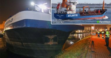 Stire din Eveniment : Un petrolier a făcut RAVAGII în portul Rotterdam. Navigator în PERICOL! Comandant dus cu elicopterul la spital
