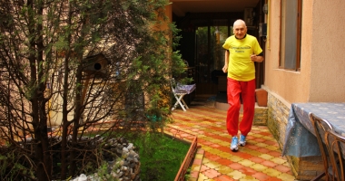 Stire din Sport : Atleții constănțeni Traian Petcu  și Veronica Negreanu,  pe primul loc la crosul veteranilor