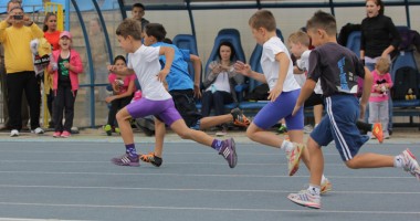 Stire din Sport : Sport și distracție la Cupa Toamnei pentru copii