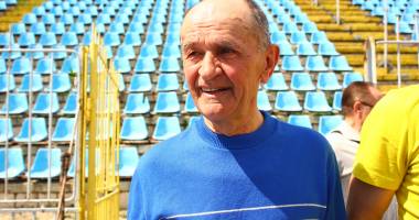 Galerie foto. Atletism: Ioan Veliciu, sărbătorit pe pista de atletism - 3