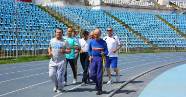 Galerie foto. Atletism: Ioan Veliciu, sărbătorit pe pista de atletism - 5