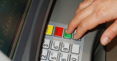Angajatul unei bănci din Constanța a golit conturile clienților