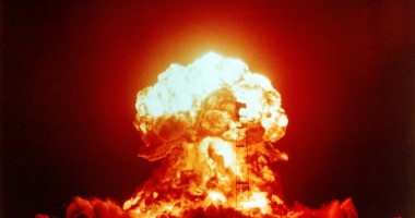 Stire din Actualitate : Documente declasificate: Cum a fost evitată în SUA o catastrofă nucleară mai mare decât cele produse la Hiroshima și Nagasaki