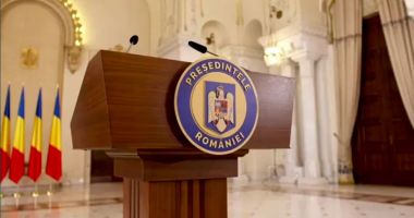 Stire din Politică-Administrație : Care sunt atribuţiile şi rolul preşedintelui României. Ce salariu are şeful statului