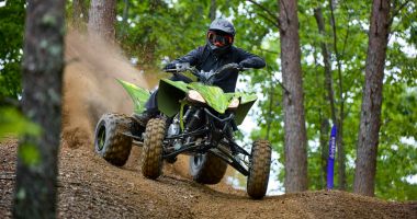 Stire din Eveniment : Amenzi usturătoare pentru 10 turişti după ce au intrat cu ATV-urile într-o zonă interzisă