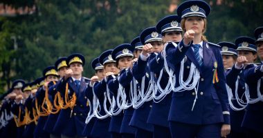 Stire din Eveniment : Ministerul de Interne decontează concediile de odihnă pentru polițiști, în limita sumei de 1.450 de lei