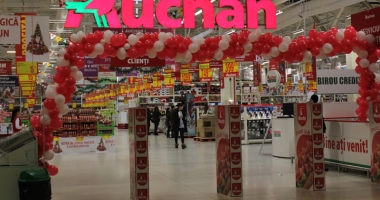 Stire din Social : Se fac angajări  la Auchan.  Iată ce salarii se oferă