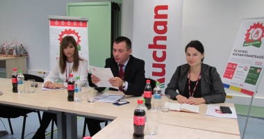 Stire din Social : Auchan,  la ceas aniversar