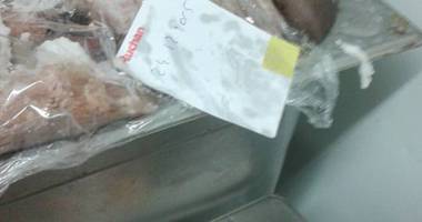 Mâncarea de la Auchan a băgat 18 persoane în spital. Comisarii OPC au găsit peste 140 kg de preparate alterate - 6