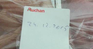 Mâncarea de la Auchan a băgat 18 persoane în spital. Comisarii OPC au găsit peste 140 kg de preparate alterate - 2
