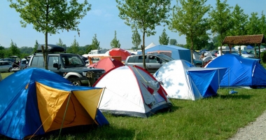 Stire din Eveniment : Au dat lovitura în Mamaia Nord! Turiști lăsați fără mii de lei și telefoane mobile