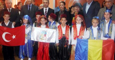 Stire din Politică-Administrație : Au fost acordate premiile UDTR la Festivalul de Artă Culinară Turcească