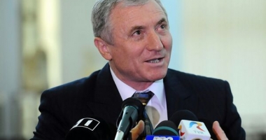 Stire din Politică-Administrație : Comisia parlamentară de anchetă, somație către procurorul general