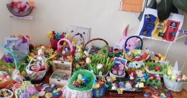 Stire din Cultură-Educație : Au pictat icoane  pe care le-au expus