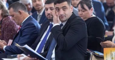 Stire din Actualitate : Opoziția a strâns semnăturile pentru demiterea Guvernului Ciolacu