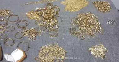 Stire din Eveniment : Au fost confiscate șase kilograme de aur și diamante de milioane de lei de către ANAF
