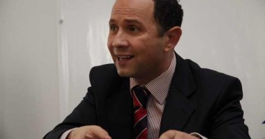 Stire din Politică-Administrație : Aurelian Pavelescu, suspendat din funcția de președinte al PNȚCD