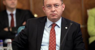 Stire din Politică-Administrație : MAE, referitor la relaţiile diplomatice România - Spania: "Cel mai important rol revine comunităţii româneşti"