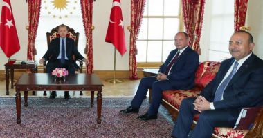 Stire din Politică-Administrație : Aurescu l-a felicitat pe Erdogan pentru realegerea în funcţia de preşedinte al Turciei