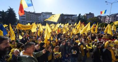 Stire din Eveniment : Angajat la Poliţia Capitalei cercetat după ce a participat la mitingul AUR din 1 martie