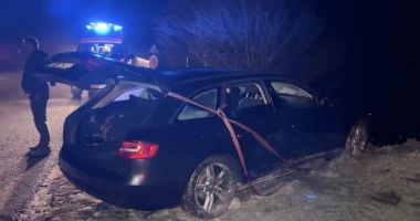 Stire din Eveniment : Tânăra de 23 de ani și tatăl ei au murit, după ce au plonjat cu mașina în Olt. „Au stat sub apă 10-15 minute”