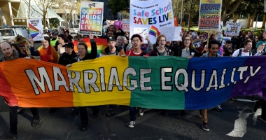 Stire din Actualitate : Australienii au votat în favoarea  căsătoriei între persoane de același sex