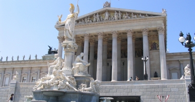 Stire din Actualitate : Austria, ostilă extinderii zonei euro dorită de Jean-Claude Juncker