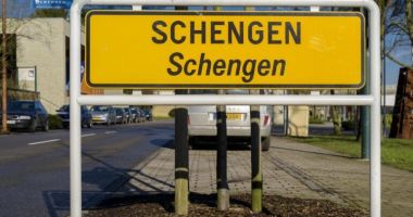 Stire din Actualitate : Austria anunţă că este de acord cu aderarea deplină a Bulgariei şi României la Schengen