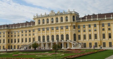 Stire din Diverse : De la Schonbrunn și Mozart, pe pârtia de schi
