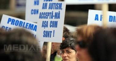 Stire din Social : Marș de protest pentru sprijinul persoanelor cu autism
