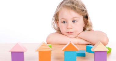 Copilul a fost diagnosticat cu autism? Iată cea mai eficientă terapie