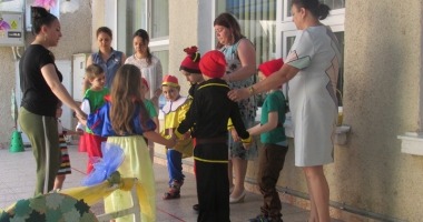 Stire din Social : Viața copiilor cu autism. "Vrem ca societatea să-i accepte ca pe niște oameni normali!"