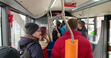 Un bărbat de 50 de ani a murit în timp ce plimba cu autobuzul
