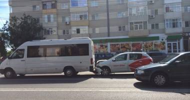 GALERIE FOTO / Accident rutier pe strada Soveja. Cine e VINOVAT? Poliția e la fața locului! - 2