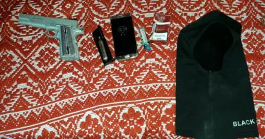 Stire din Eveniment : Un tânăr din Constanța a încercat să fure un autoturism, amenințând șoferul cu un pistol