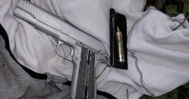 Un tânăr din Constanța a încercat să fure un autoturism, amenințând șoferul cu un pistol - 2