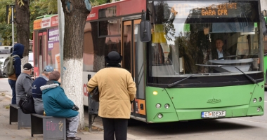 Stire din Social : Autobuzele RATC reintră pe traseul 5B